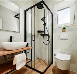 6 bedroom villa with heated pool near Omis, sleeps 12